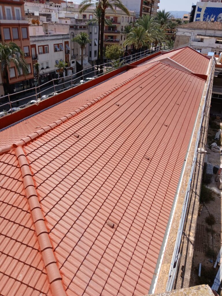Rehabilitación de tejados para viviendas y edificios comunitarios en Valencia
